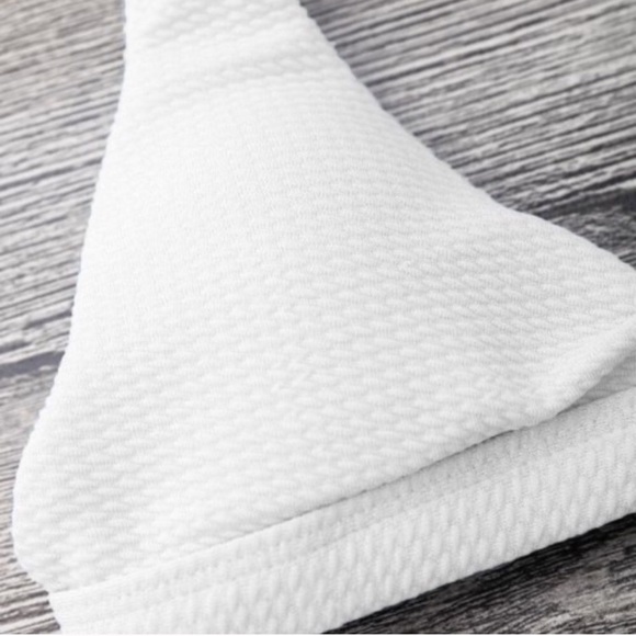 Textured Plunge Cheeky Bikini - Picture 3 of 6